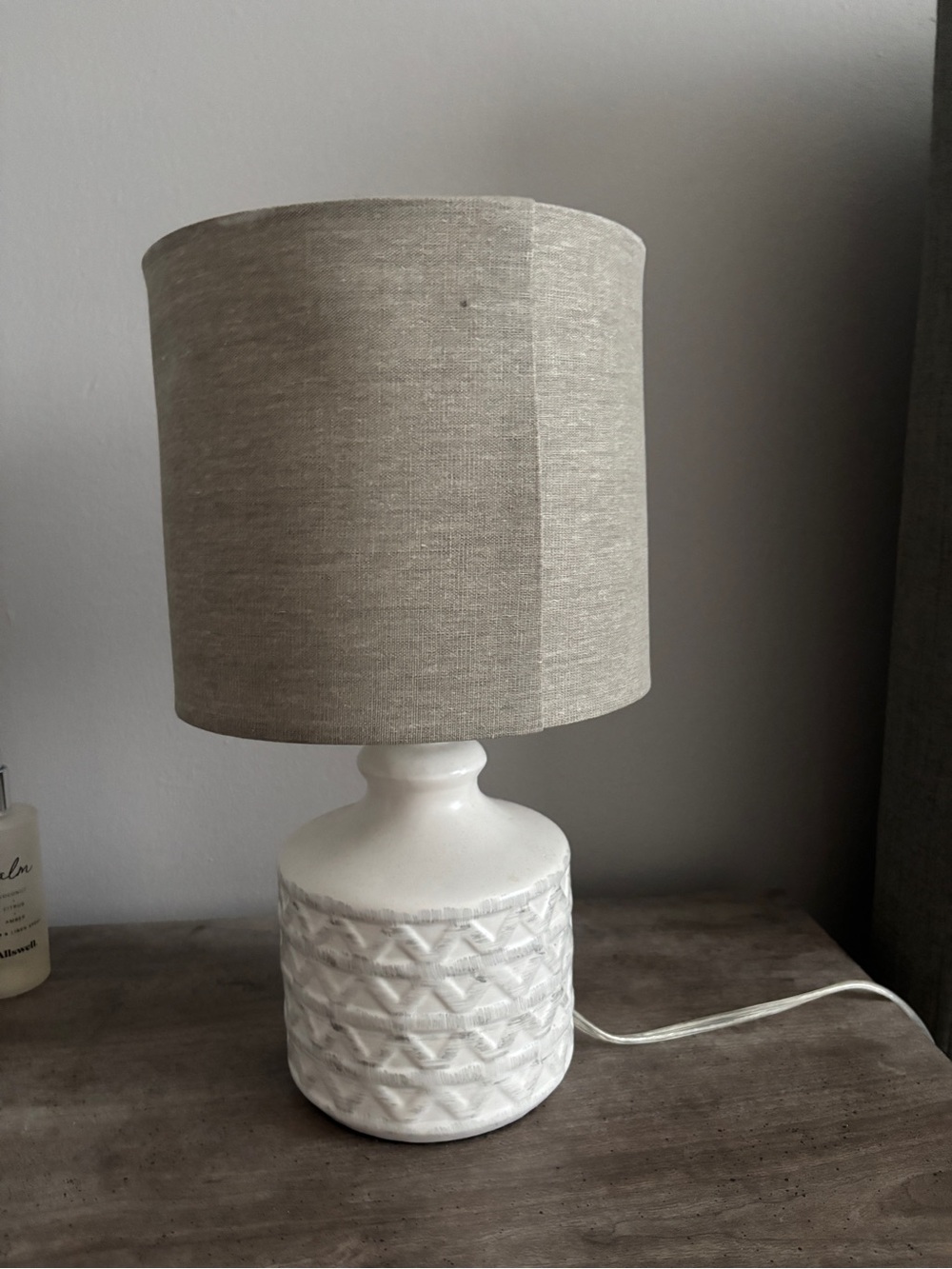 Neutral Linen Shade Table Lamp